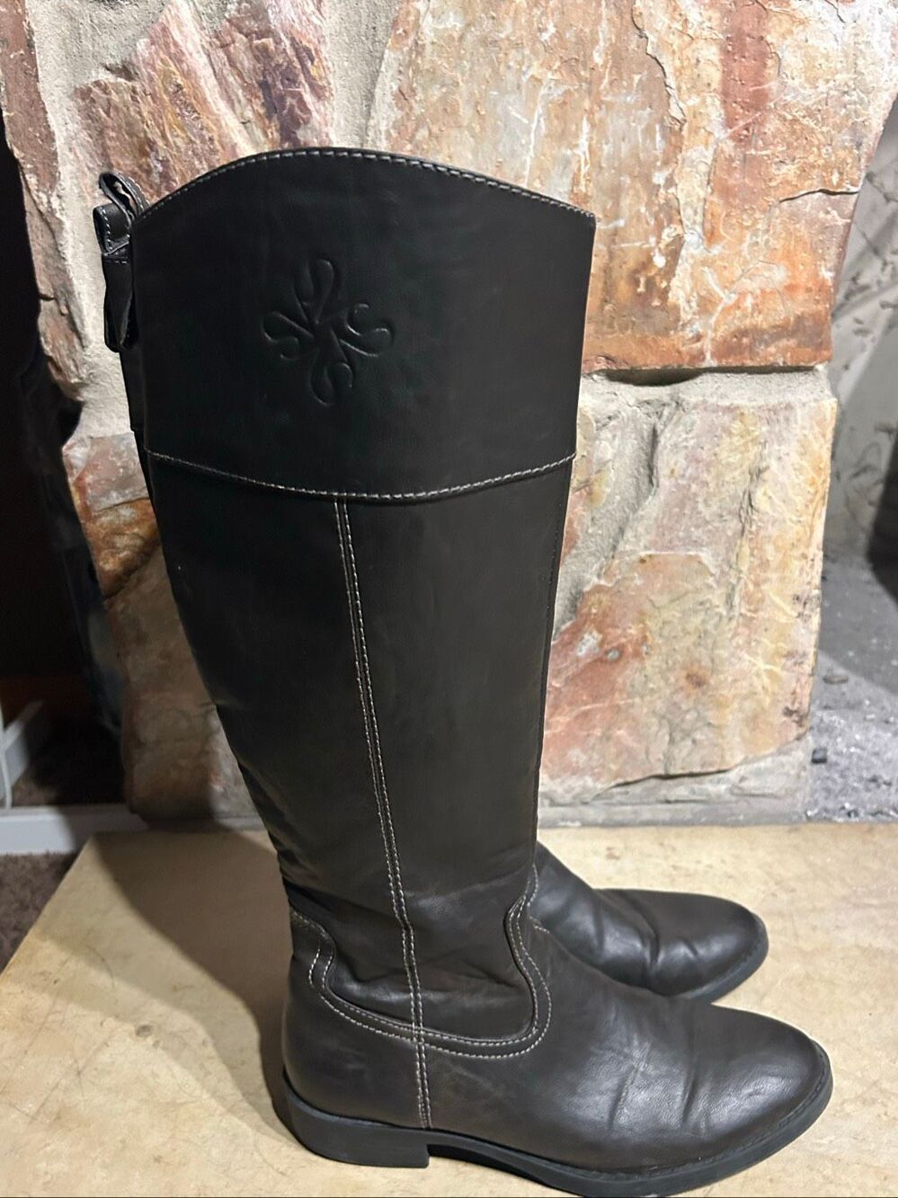 Simply Vera Vera Wang SVEMSLEYS MOKE Tall Riding Boots Women’s 7 Smoke Gray Brow